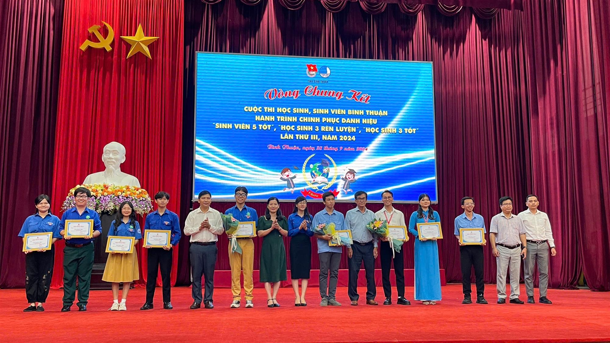 TUYÊN DƯƠNG “SINH VIÊN 5 TỐT”, “HỌC SINH 3 RÈN LUYỆN” CẤP TỈNH NĂM HỌC 2023 – 2024