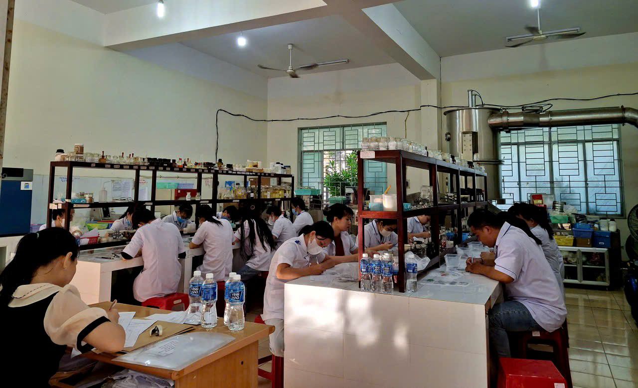 TRƯỜNG CAO ĐẲNG BÌNH THUẬN TỔ CHỨC THI TỐT NGHIỆP CÁC LỚP ĐÀO TẠO THEO NIÊN CHẾ - NĂM 2025