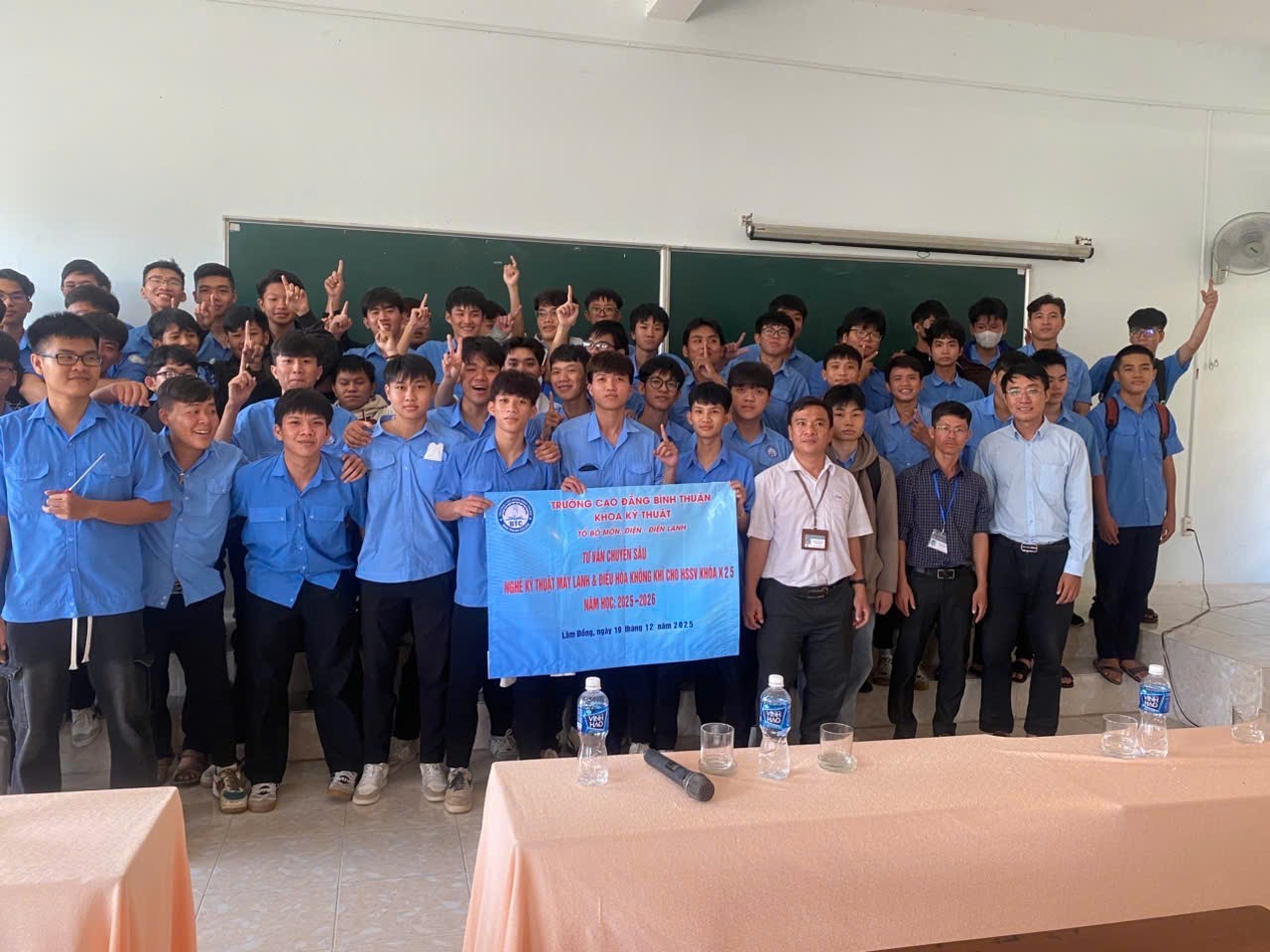 Chương trình tư vấn chuyên sâu nghề kỹ thuật máy lạnh  và điều hòa không khí cho HSSV khóa 25