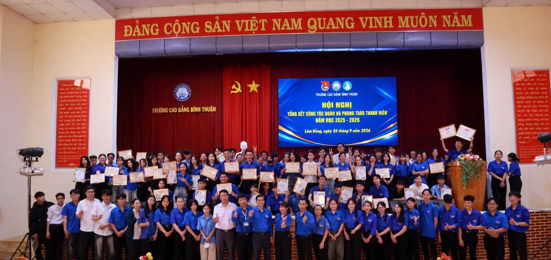 Đoàn Thanh niên - Hội sinh viên Trường Cao đẳng Bình Thuận tổng kết công tác Đoàn năm học 2025 - 2026, tuyên dương “Sinh viên 5 tốt”, “Học sinh 3 rèn luyện” và tập huấn cán bộ Đoàn - Hội
