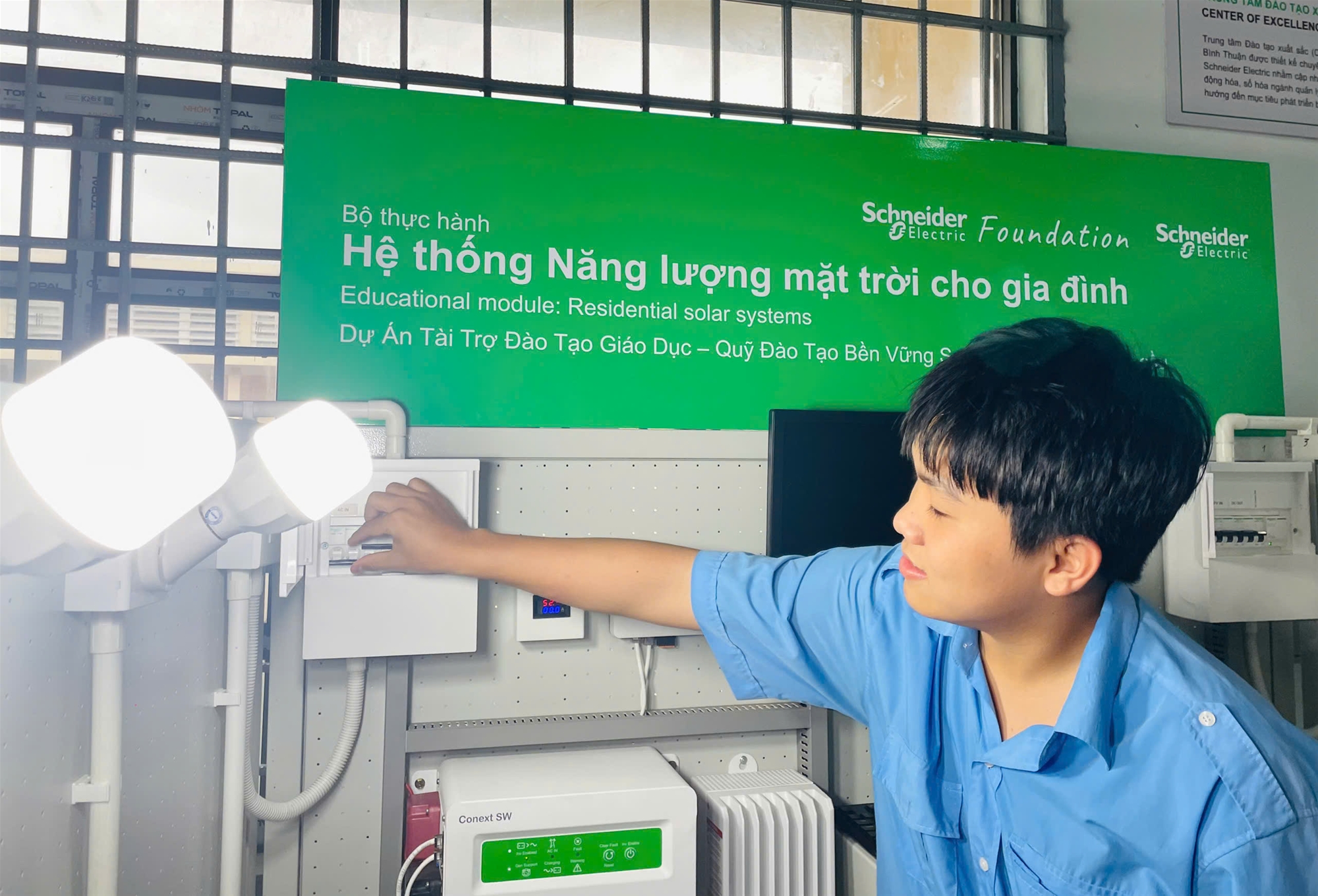 Tích hợp hệ thống thiết bị thế hệ mới và chuẩn ToT vào thực hành: định hình chuẩn mực quốc tế trong công tác đào tạo nhân lực tại Trường Cao đẳng Bình Thuận